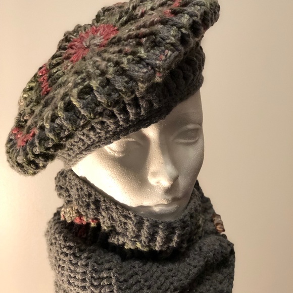 Winter Blossoms reversible crochet hat/scarf Set. - Picture 8 of 8